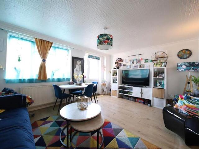 Flat for sale in Greater London