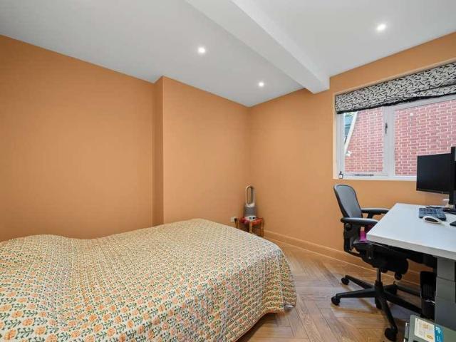 Flat for sale in St. John's Wood, Greater London