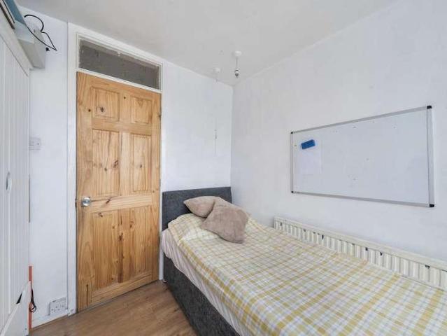 Flat for sale in St Ebbes, Oxford
