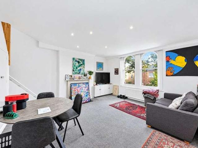 Flat for sale in London Borough of Hammersmith and Fulham, Greater London