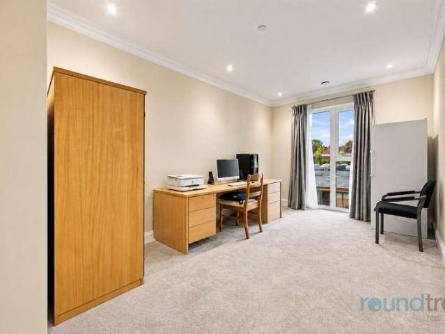Flat for sale in London Borough of Barnet, Greater London