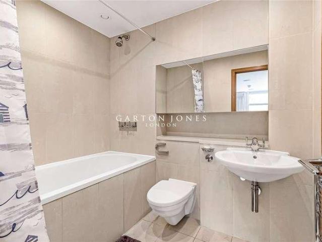 Flat for sale in Greater London