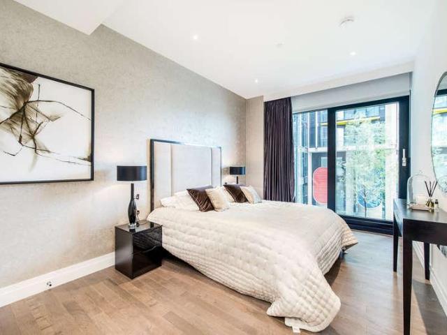 Flat for sale in Nine Elms, Greater London