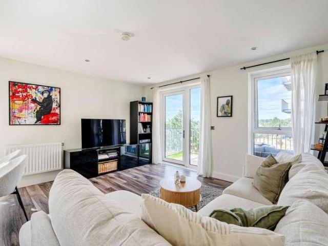 Flat for sale in Crystal Palace, Greater London