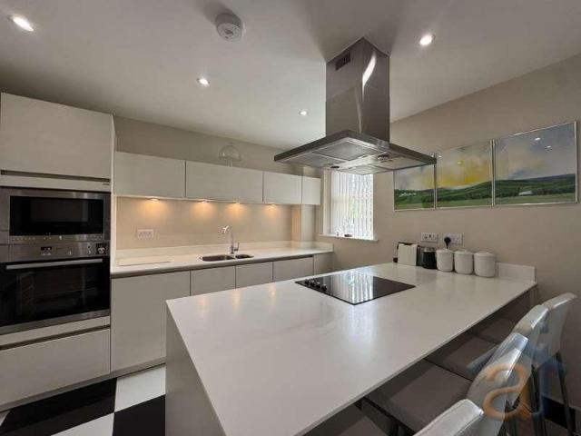 Flat for sale in Southport, Sefton