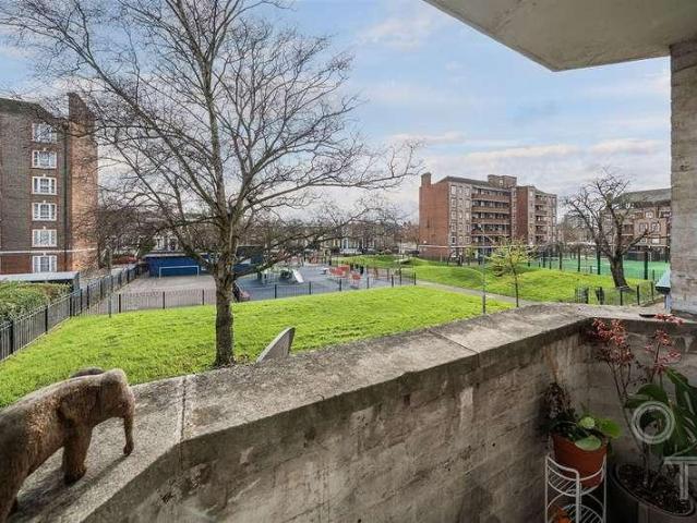 Flat for sale in Tufnell Park, Greater London