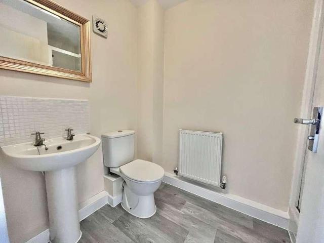 Flat for sale in Tetbury, Fossebridge
