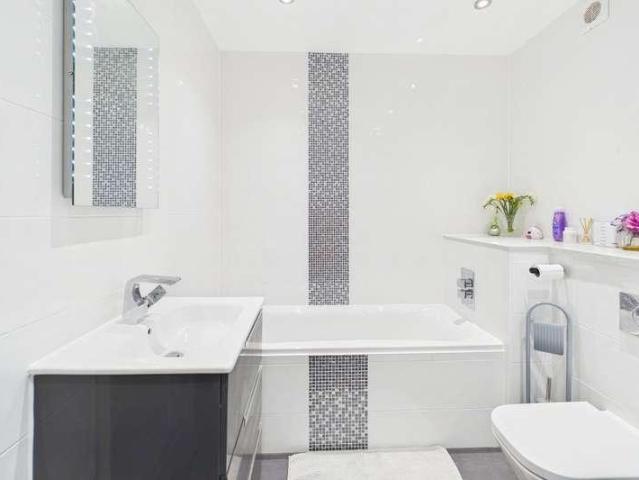Flat for sale in Bowston