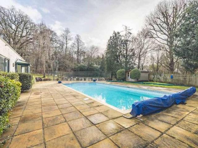 Flat for sale in Burnham, Swallow