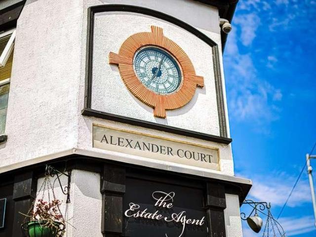 Flat for sale in North Shoebury, Alton Barnes