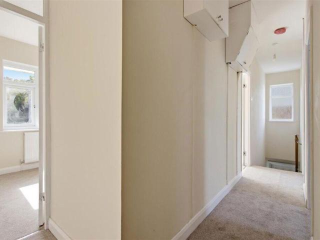 Flat for sale in Woodford Bridge, Greater London