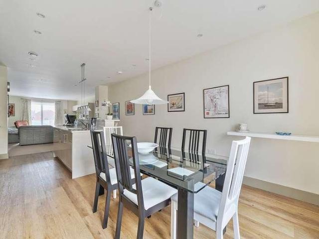 Flat for sale in Fordington
