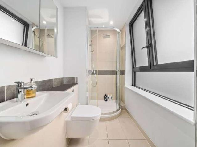 Flat for sale in Holloway, Lower Holloway