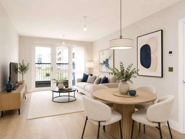 Flat for sale in Blackhills, Surrey