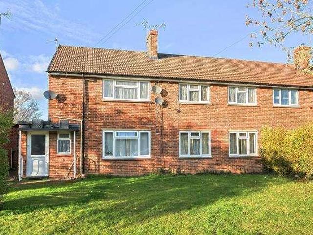 Flat for sale in Aylesbury, Buckinghamshire