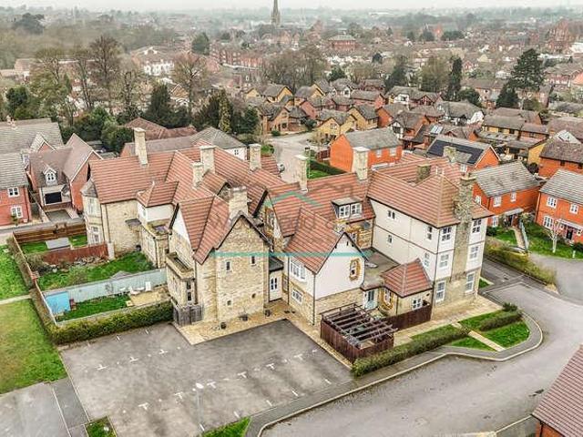 Flat for sale in Rushden