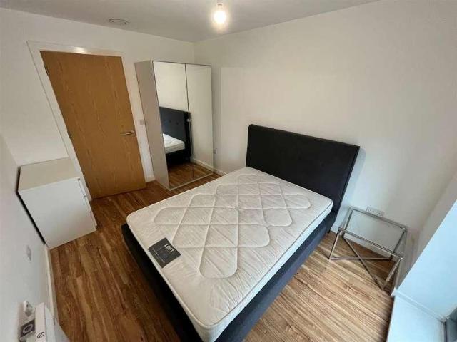 Flat for sale in MediaCityUK, Salford