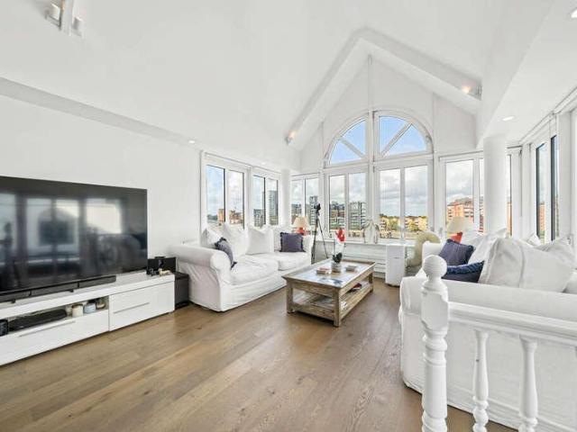 Flat for sale in Plantation Wharf, Greater London