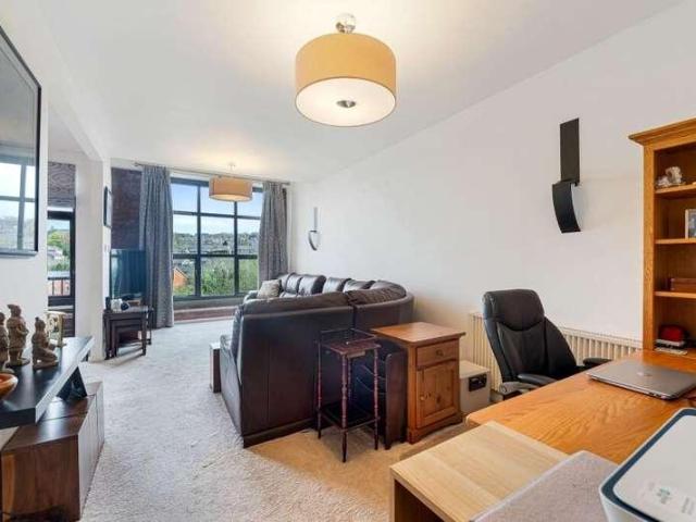 Flat for sale in Lee Bank, Greater Manchester