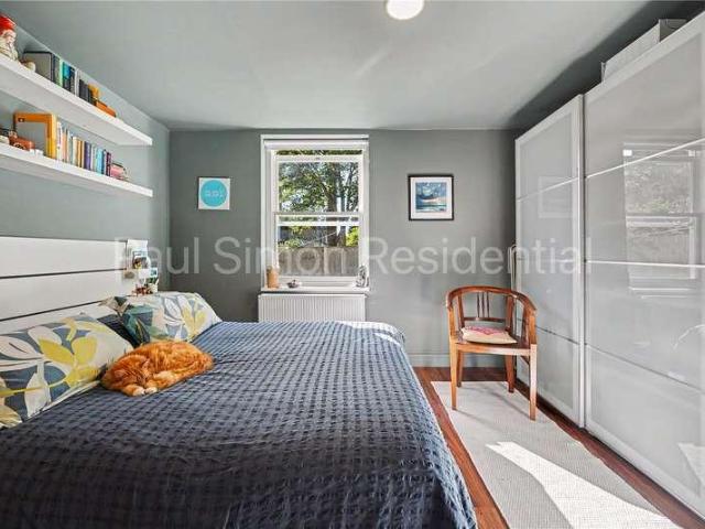 Flat for sale in Greater London