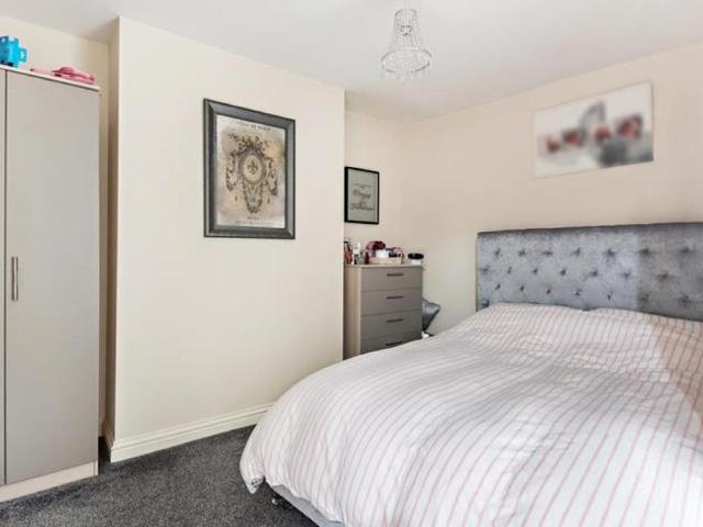 Flat for sale in Selby