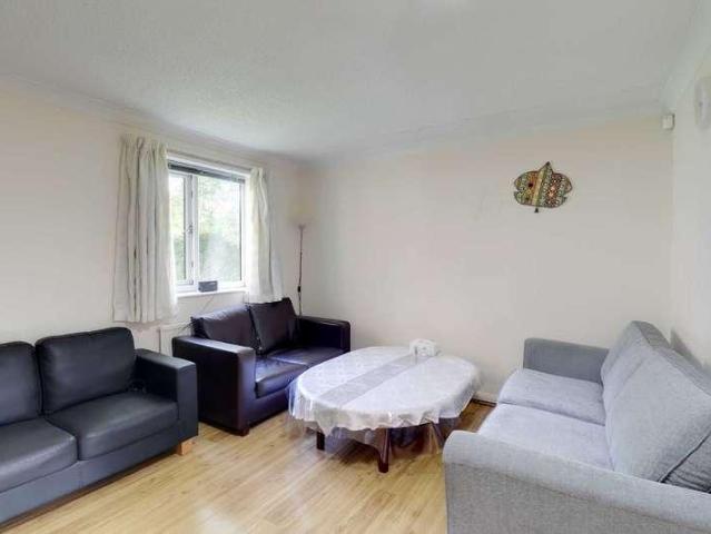 Flat for sale in Victoria Park, Manchester