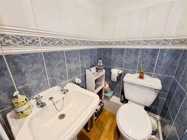 Flat for sale in East Cowes, Isle Of Wight