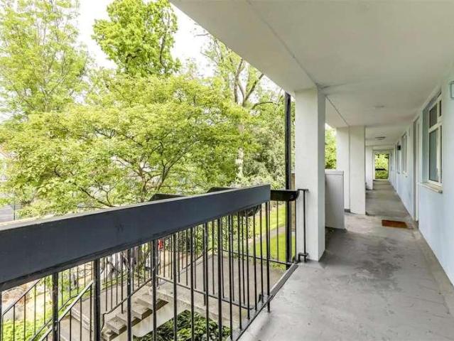 Flat for sale in Muswell Hill, Greater London