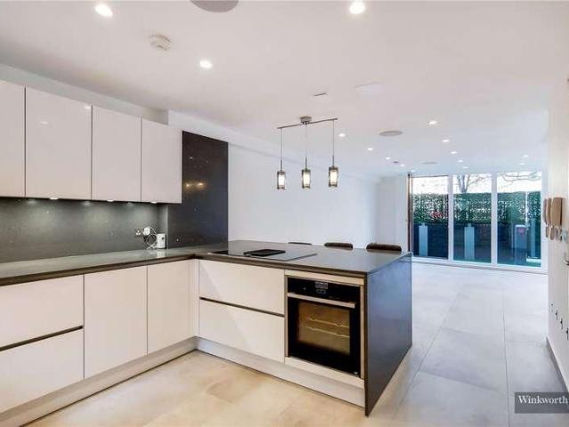 Flat for sale in St. George in the East, Cat Hill