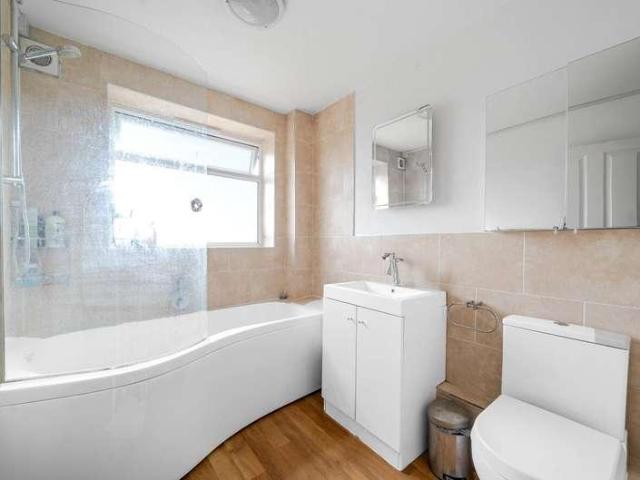 Flat for sale in Onslow Village, Guildford