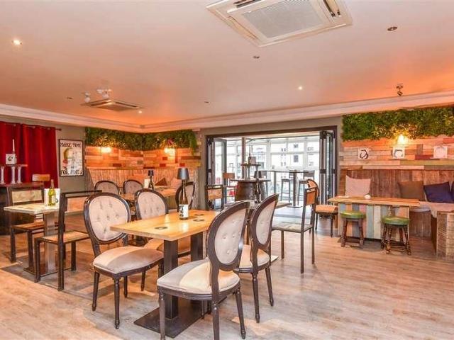 Flat for sale in Fishersgate, West Sussex