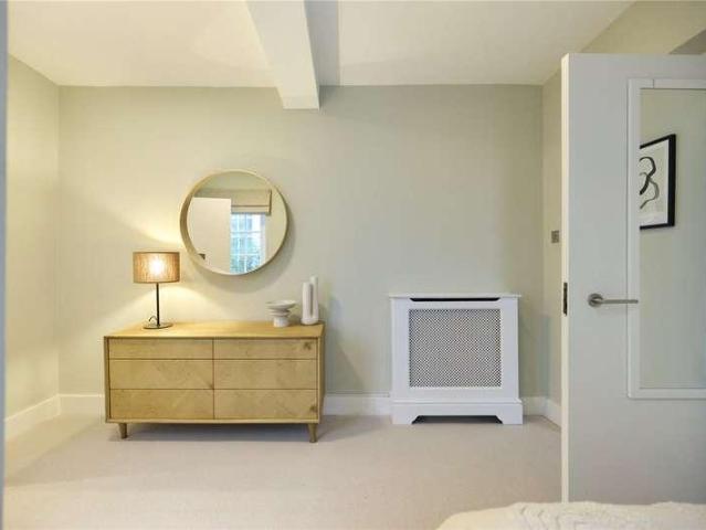 Flat for sale in Paddington, Greater London