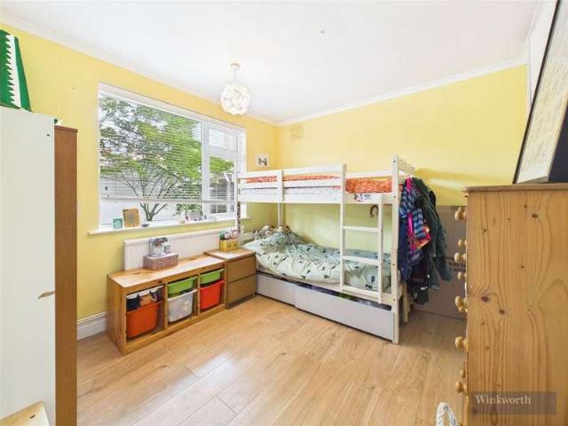 Flat for sale in Tolworth, Greater London