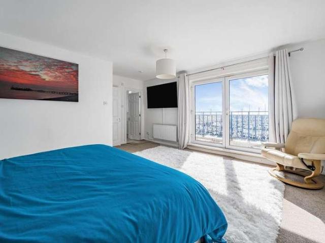 Flat for sale in Roedean