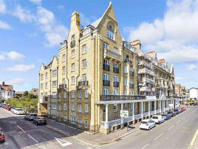 Flat for sale in East Cliff, Acol