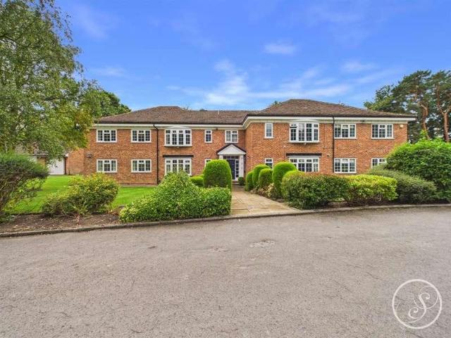 Flat for sale in Alwoodley, West Yorkshire