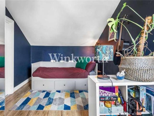 Flat for sale in Harringay, Greater London