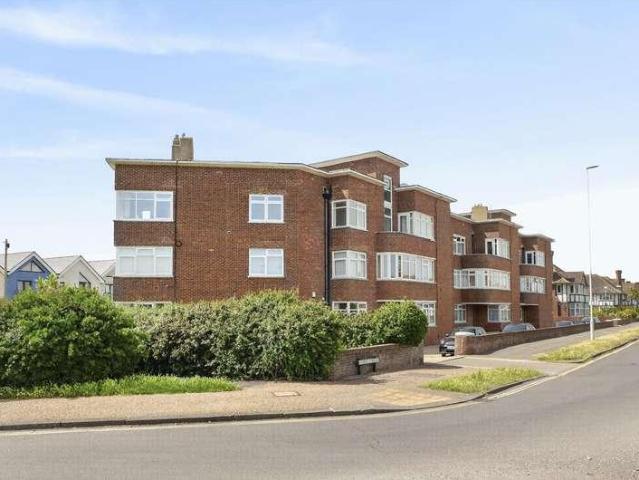 Flat for sale in West Worthing, Worthing