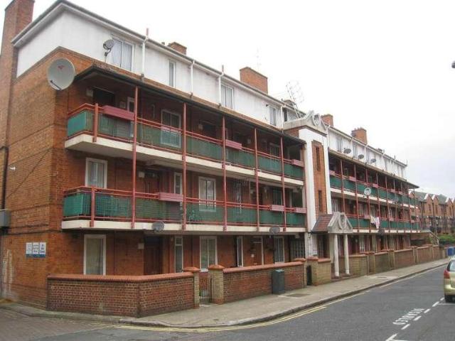 Flat for sale in Bermondsey, Greater London