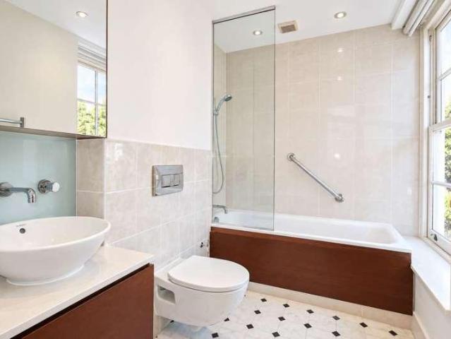 Flat for sale in Childs Hill, Greater London
