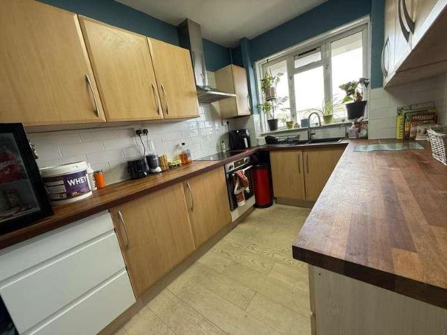 Flat for sale in Kilburn, Greater London