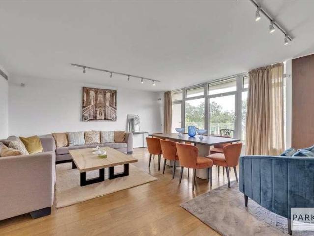 Flat for sale in Paddington, Greater London