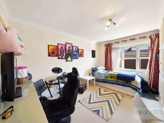 Flat for sale in Hendon, Greater London