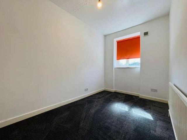 Flat for sale in Little Stanmore, Greater London