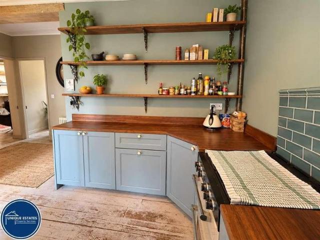 Flat for sale in Stoke Newington, Greater London