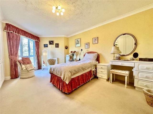 Flat for sale in Branksome Chine, Branksome Park