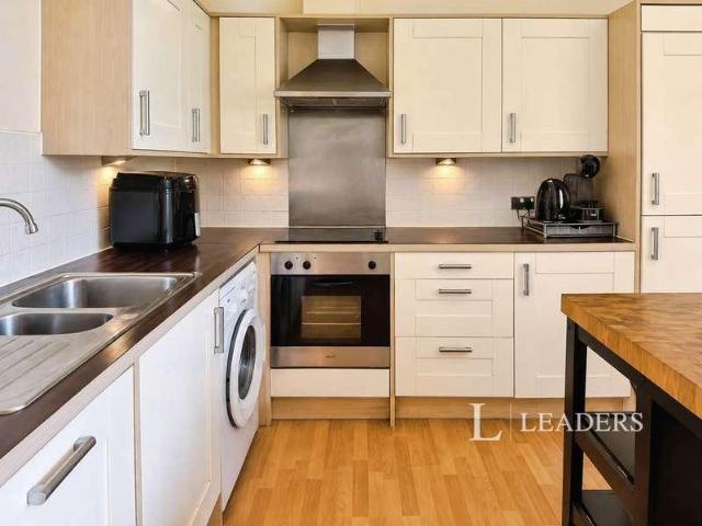 Flat for sale in Fordham Heath, Essex