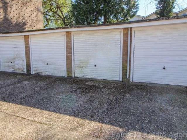 Flat for sale in Watford, South Oxhey