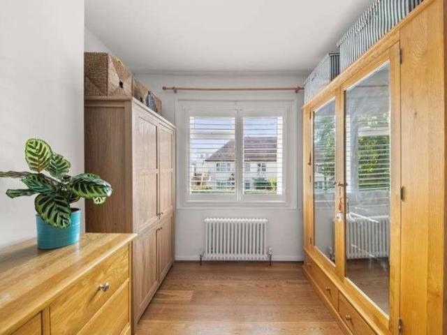 Flat for sale in London Borough of Ealing, Greater London