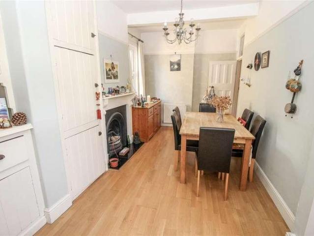 Flat for sale in Leigh on Sea, Southend-on-Sea
